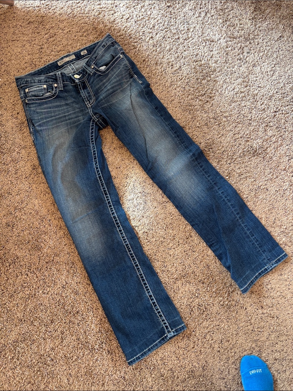 BKE Women’s Boot Cut Jeans in Dark Wash Blue - Picture 4 of 11